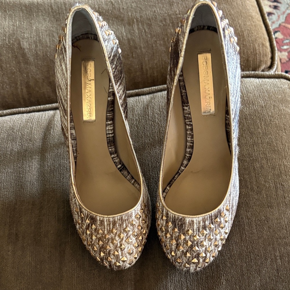 BCBGMaxAzria Textured Gold and Silver Heels